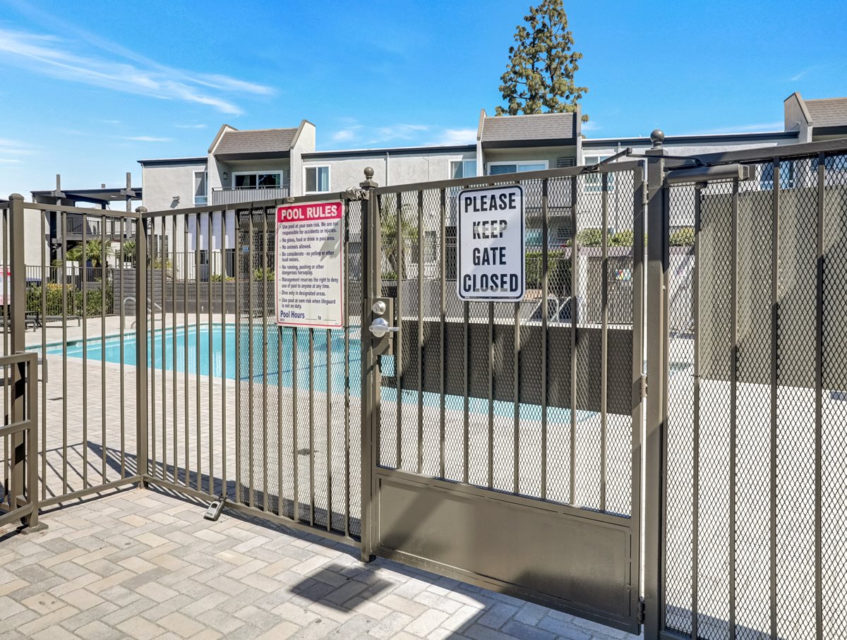 Sturbridge Village Apartments